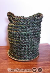 green_crochet_basket-20220315_170727.jpg
