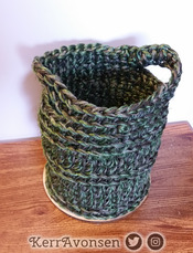 green_crochet_basket-20220315_170746.jpg