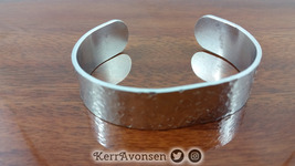 bracelet_aluminium_cuff_hammered-20170530_193309.jpg