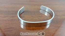 bracelet_aluminium_cuff_narrow-20170530_193122.jpg
