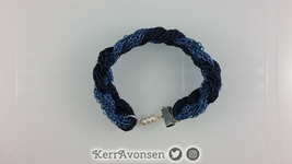 bracelet_blue_braid-20180615_202418.jpg