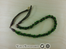 necklace_brown_green-20230726_203211.jpg