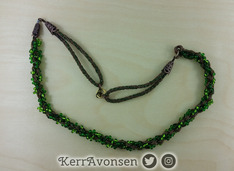 necklace_brown_green-20230726_203316.jpg