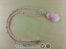 necklace_white_pink-20230726_202828.jpg