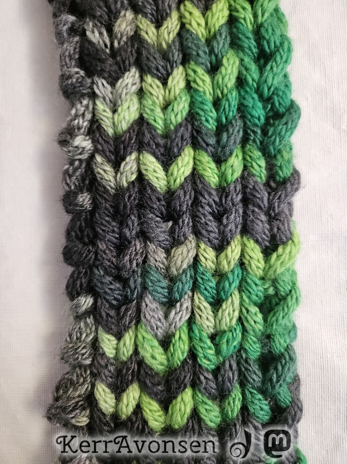 hulk_scarf-20250717_110837.jpg