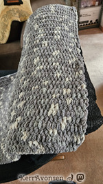 grey_crochet_blanket-20240815_115713.jpg