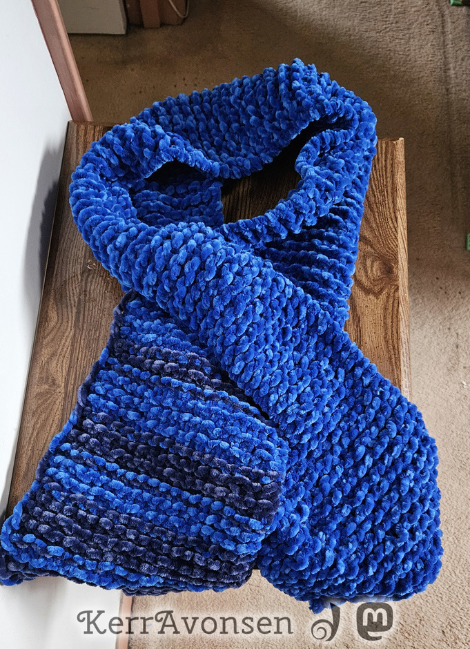 chenille_scarf-20240827_170735.jpg